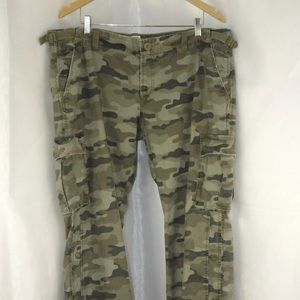 Old Navy Ultra Low Rise Camo Cargo Pant 18